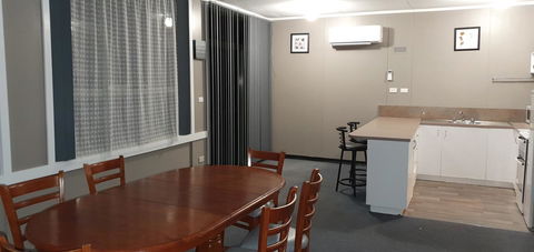 Roland B&B - Accommodation Redcliffe 9
