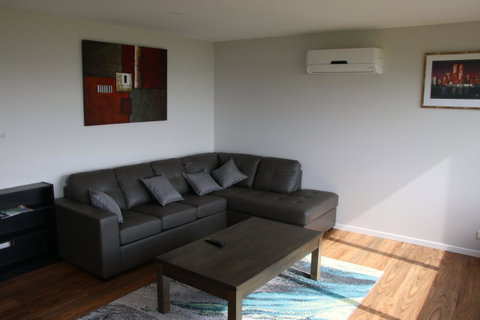 Penguin Seaside Farm - Accommodation Redcliffe 4
