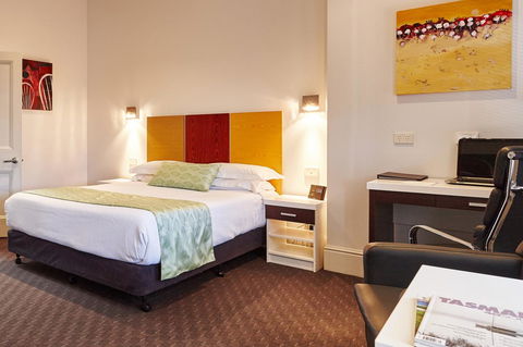 Auldington Hotel - Accommodation Redcliffe 13