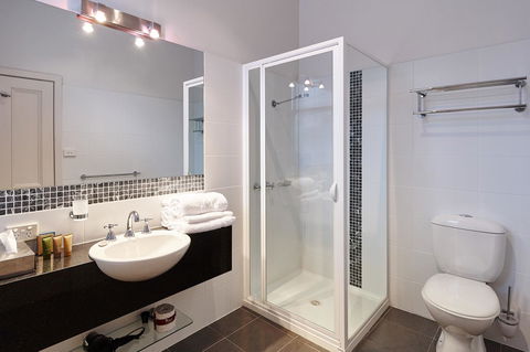 Auldington Hotel - Accommodation Redcliffe 7