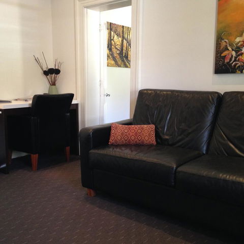 Auldington Hotel - Accommodation Redcliffe 43