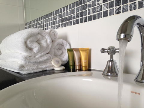Auldington Hotel - Accommodation Redcliffe 14