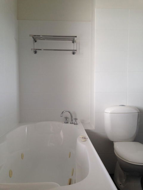 Auldington Hotel - Accommodation Redcliffe 44