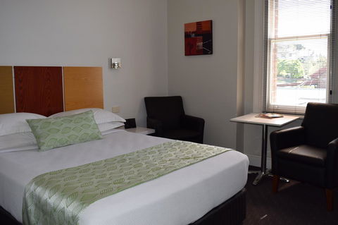 Auldington Hotel - Accommodation Redcliffe 9