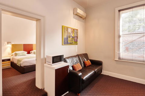 Auldington Hotel - Accommodation Redcliffe 16