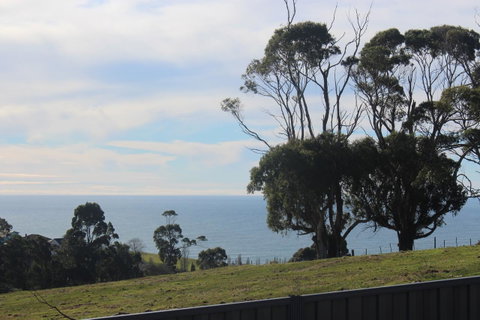 Hilltop Ocean Views å±±é¡¶æµ·æ™¯ - Accommodation Redcliffe 2