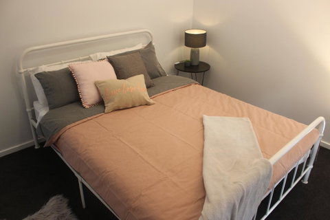 Hilltop Ocean Views å±±é¡¶æµ·æ™¯ - Accommodation Redcliffe 14