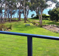 Four Seasons Waterfront Villas - Accommodation Redcliffe