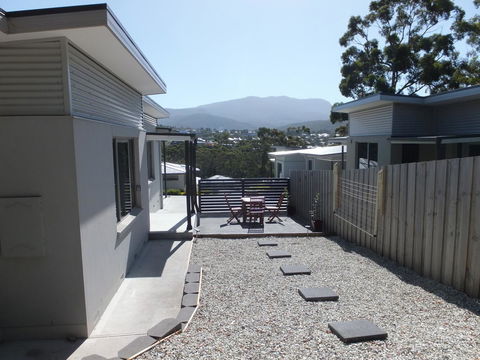 Hobart Villa - Accommodation Redcliffe 13
