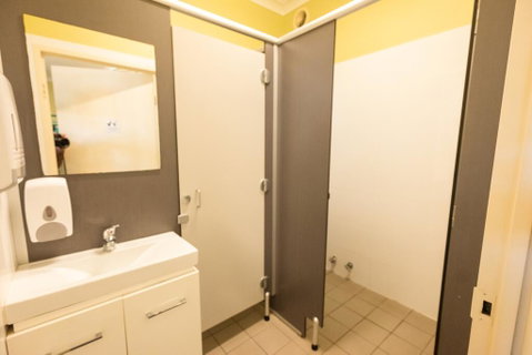 Newcastle Beach YHA - Accommodation Redcliffe 3