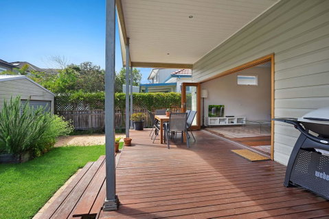 Newcastle Executive Homes - Cooks Hill Cottage - Accommodation Redcliffe 1