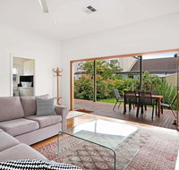 Newcastle Executive Homes - Cooks Hill Cottage - Accommodation Redcliffe