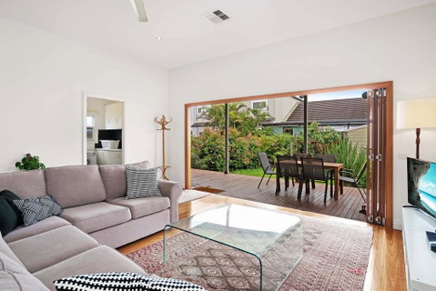Newcastle Executive Homes - Cooks Hill Cottage - Accommodation Redcliffe 0