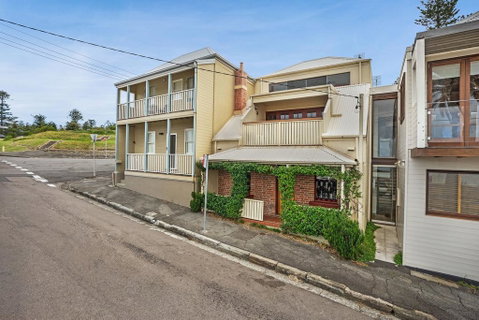 Newcastle Executive Homes - Oceanview Terrace - Accommodation Redcliffe 3