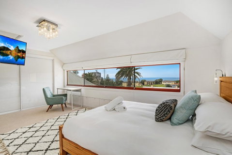 Newcastle Executive Homes - Oceanview Terrace - Accommodation Redcliffe 0