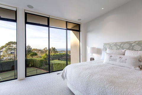Newhaven Luxury Family Home With Bay Views, Large Pool, Jacuzzi, Tennis Court, Playground - Accommodation Redcliffe 2