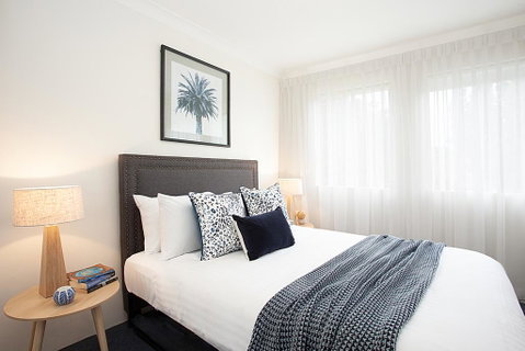 Newly-furnished 2-Bed Apartment With Gym And Pool - Accommodation Redcliffe 1