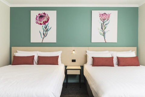 Nightcap At Balaclava Hotel - Accommodation Redcliffe 1