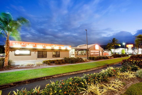 Nightcap At Balaclava Hotel - Accommodation Redcliffe 2