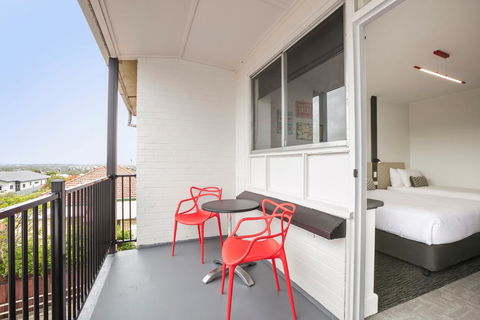 Nightcap At Camp Hill Hotel - Accommodation Redcliffe 2