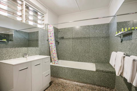 Nightcap At Camp Hill Hotel - Accommodation Redcliffe 3