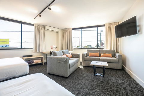 Nightcap At Chardons Corner Hotel - Accommodation Redcliffe 1