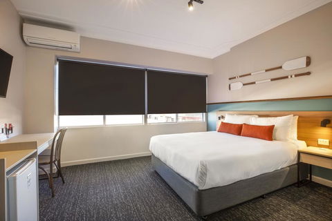 Nightcap At Ocean Beach Hotel - Accommodation Redcliffe 0