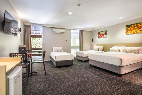 Nightcap At The Ranch Hotel - Accommodation Redcliffe 2