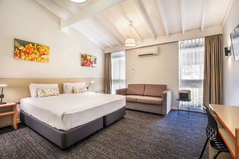 Nightcap At The Ranch Hotel - Accommodation Redcliffe 1