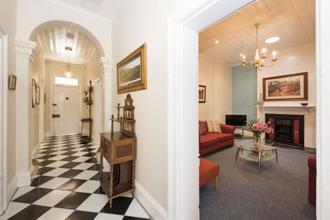 Ningana Heritage Houses - Accommodation Redcliffe 1