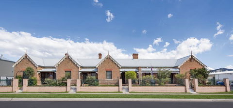 Ningana Heritage Houses - Accommodation Redcliffe 2