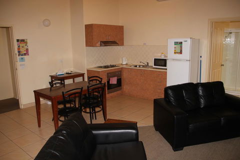 Nireeda Apartments On Clare - Accommodation Redcliffe 2