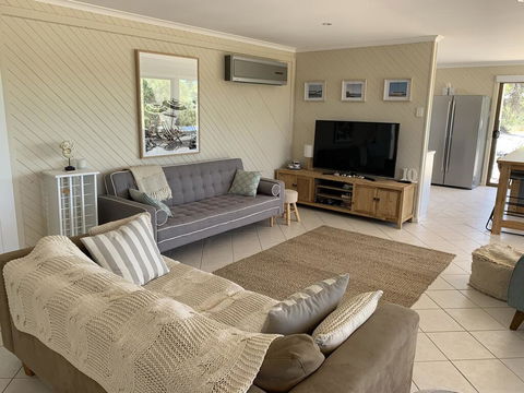 No. 10 Coffin Bay - Accommodation Redcliffe 1