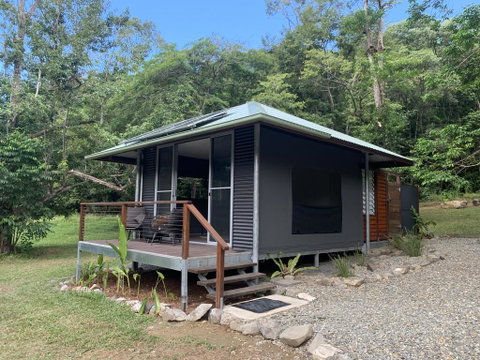 Noah Creek Eco Huts - Accommodation Redcliffe 1