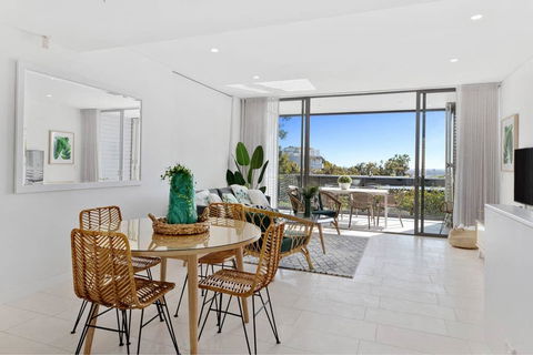 Noosa Heads Fabulous Two Bedrooms-Ocean Views! - Accommodation Redcliffe 2