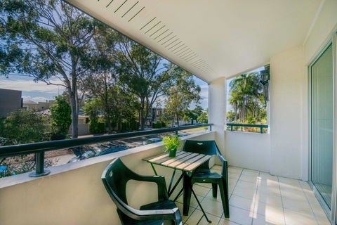 Noosa Parade Holiday Inn - Accommodation Redcliffe 1