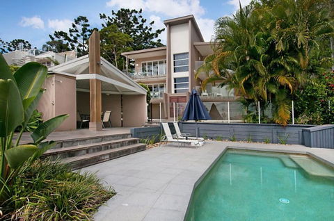Noosa Penthouse Close To Hastings Street - Unit 2 Vue, 28 Edgar Bennett Ave - Accommodation Redcliffe 3