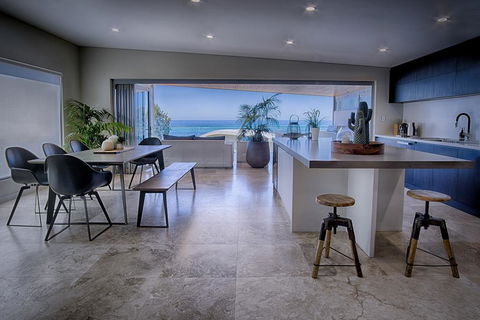 North Shore Holiday Home - Accommodation Redcliffe 1