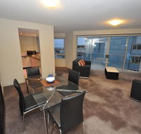 North Sydney Fully Self Contained Modern 2 Bed Apartment 2207BER - Accommodation Redcliffe