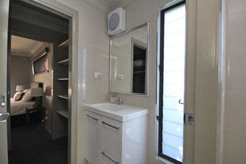 NORTHERN HAVEN-3/16 David Campbell St NH - Accommodation Redcliffe 3