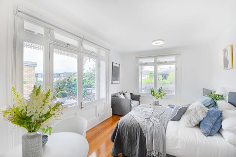 Not Your Usual Studio Apartment - Accommodation Redcliffe 2