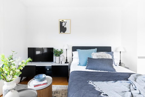 Not Your Usual Studio Apartment - Accommodation Redcliffe 1