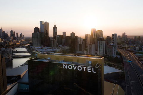 Novotel Melbourne South Wharf - Accommodation Redcliffe 2
