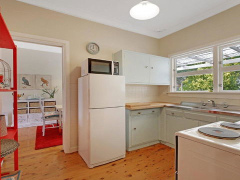 Number 12 - July Special 3 Nights For Price Of 2 - Accommodation Redcliffe 1