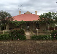 Oakwood Cottage - Accommodation Redcliffe
