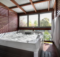 Oblique - Accommodation Redcliffe