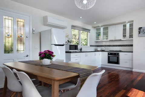 Oblique - Accommodation Redcliffe 3