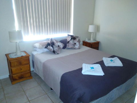 Ocean Beach Chalet 15 - Accommodation Redcliffe 0