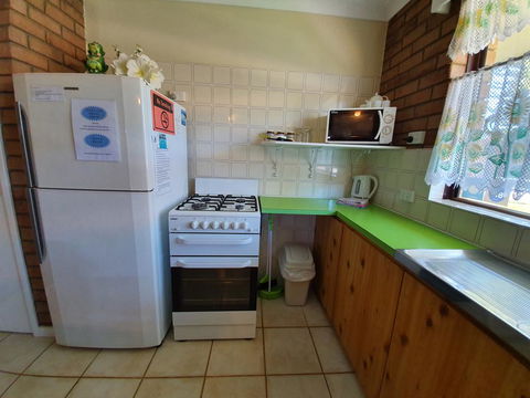 Ocean Beach Chalet 15 - Accommodation Redcliffe 2