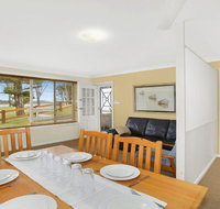 Ocean Blue Apartment Five - ground floor apartment - Accommodation Redcliffe
